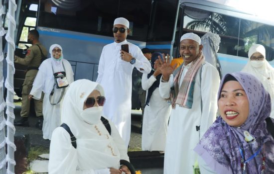 Semua Sehat, 18 Jamaah Haji Taliabu Tiba di Ternate
