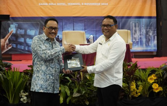 Sekprov Hadiri Rakorda Pembinaan SDM Kearsipan se-Provinsi Maluku Utara