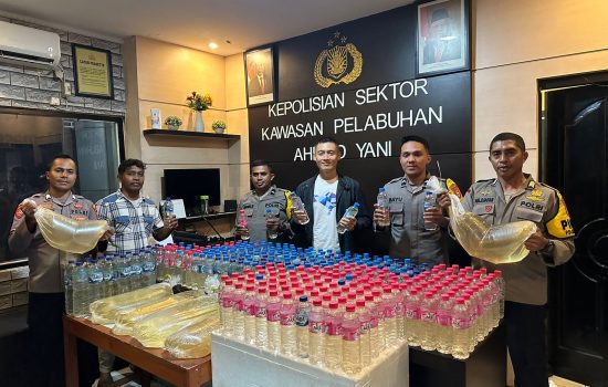 Polsek Ahmad Yani Ternate Sita 279 Liter Cap Tikus dari Kapal Bitung