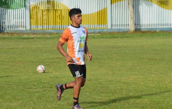 Mujakir Tarusan, Pemain Muda Morotai United, Siap Tampil di Liga 3