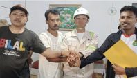 Tang Honghui, Direktur Utama PT FHT, bersama perwakilan pemuda Mabapura dan HPMM. (Istimewa)